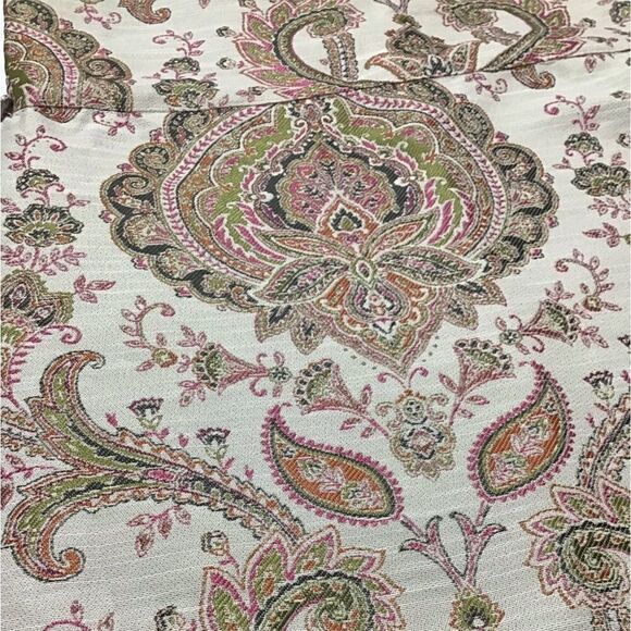 Croscill Window Valance Giulietta 2-Piece Circle Rod Pocket Window Valance - Picture 4 of 10